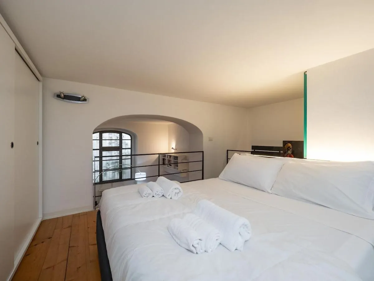 Ampio Loft 5' Dalla Metro Milan Appartement